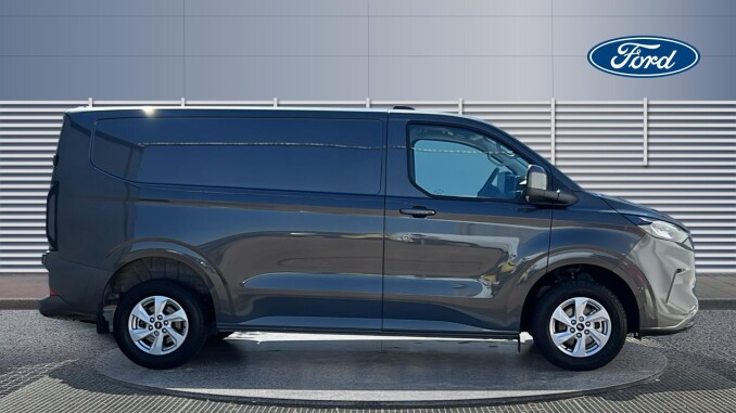 Ford Transit Custom 320 L1 Diesel Fwd 2.0 EcoBlue 136ps H1 Van Limited - Image 5